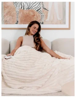 Dreamaker Chunky Embossed Fleece Electric Heated Throw Blanket in Natural