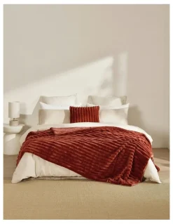 Dreamaker Chunky Embossed Fleece Throw Blanket in Rust