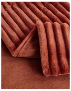Dreamaker Chunky Embossed Fleece Throw Blanket in Rust