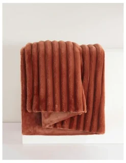 Dreamaker Chunky Embossed Fleece Throw Blanket in Rust