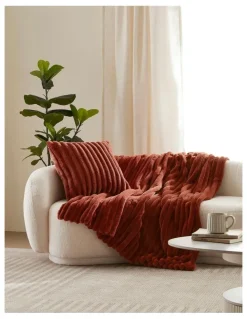 Dreamaker Chunky Embossed Fleece Throw Blanket in Rust