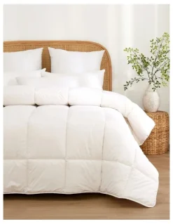 Dreamaker Super Warm 600gsm Australian Washable Wool Quilt in White