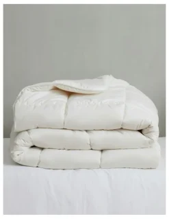 Dreamaker Super Warm 600gsm Australian Washable Wool Quilt in White