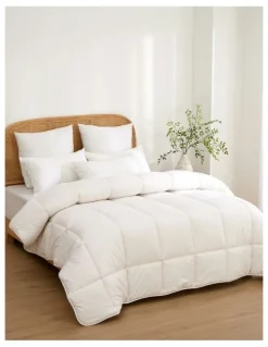 Dreamaker Super Warm 600gsm Australian Washable Wool Quilt in White