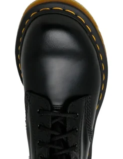 Dr Martens 1460 8 Eye Smooth Boots in Black