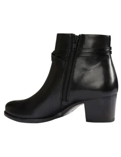Easy Steps Carlton Black Glove Boot