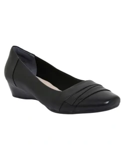 Easy Steps Saturn Heeled Shoes in Black Leather
