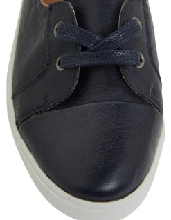 Easy Steps Vectra Navy Glove Sneakers