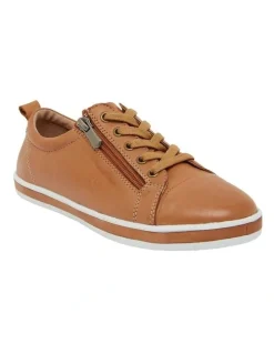 Easy Steps Whisper Sneakers in Tan Leather