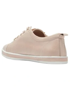 Easy Steps Whisper Sneakers in Blush Glove