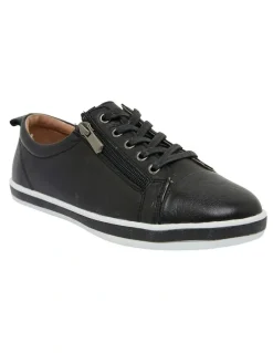 Easy Steps Whisper Sneakers in Black Leather