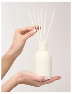 endota Signature Blend Reed Diffuser Set