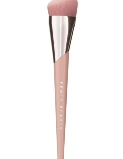 FENTY BEAUTY Natural Luminous Foundation Brush 145