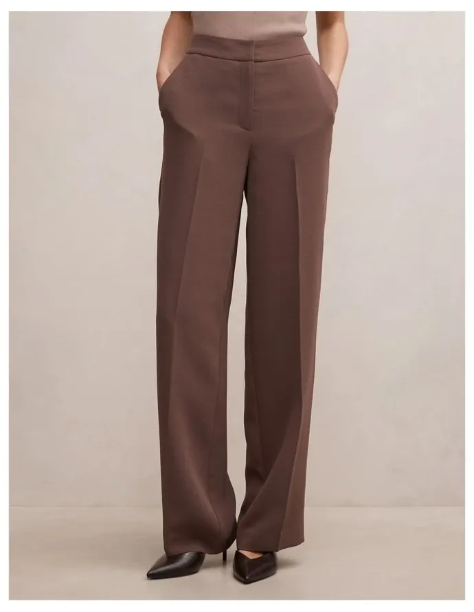 Forever New Dani Straight Leg Pants in Chocolate