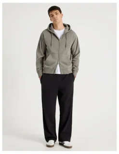 Grab Wide Leg Trackpant in Black