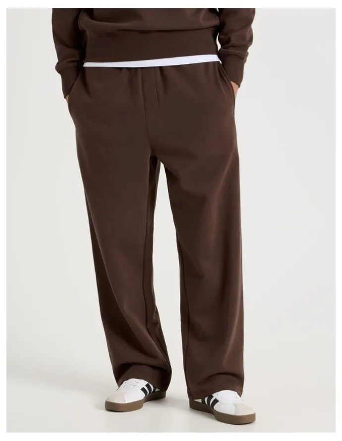 Grab Wide Leg Trackpant in Brown