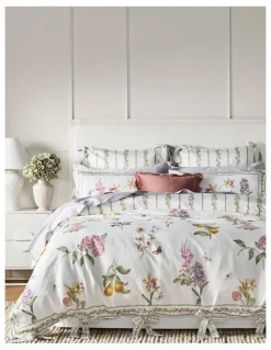 Heritage Botanical Cotton Sateen Quilt Cover Set in Green