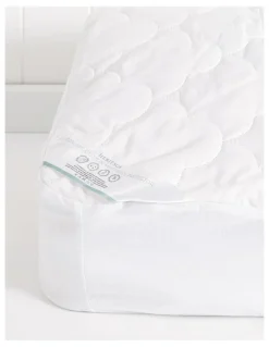Heritage Cotton Quilted Mattress Protector in White