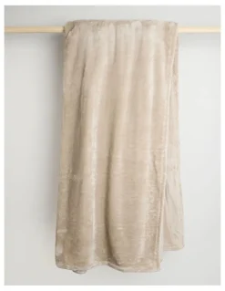 Heritage Faux Fur Blanket in Tan