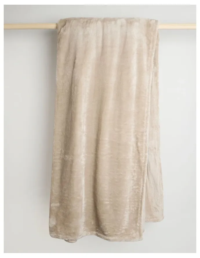 Heritage Faux Fur Blanket in Tan