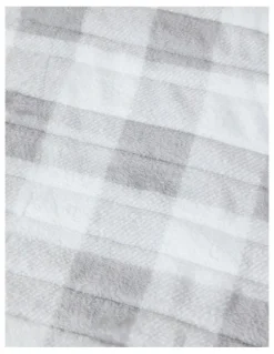 Heritage Heated Throw in Charcoal Check