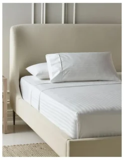 Heritage Hotel Collection 500TC Cotton Jacquard Sheet Set in White