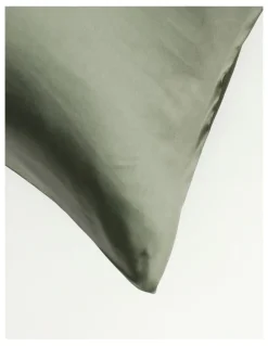 Heritage Luxe Silk Pillowcase in Ivy