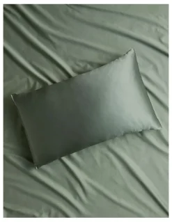 Heritage Luxe Silk Pillowcase in Ivy