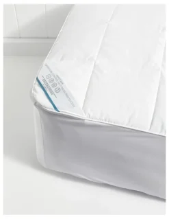 Heritage Temperature Control Mattress Protector in White