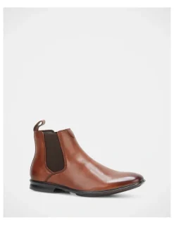 Hush Puppies Chelsea Boots in Tan
