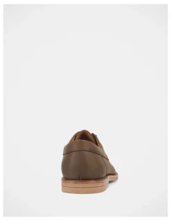 Hush Puppies Crown Shoes in Tan