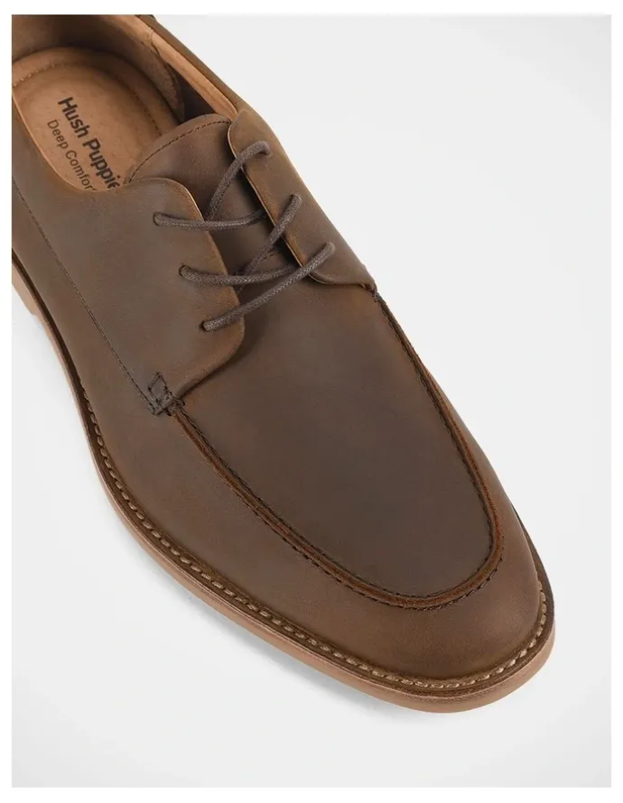 Hush Puppies Crown Shoes in Tan
