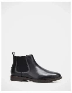 Hush Puppies Hanger Burnish Boots in Black