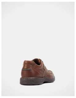 Hush Puppies Randall II Shoes in Brown
