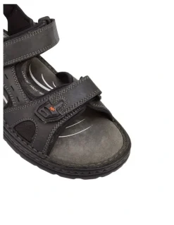 Hush Puppies Simmer Leather Sandal in Black