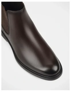 Hush Puppies Upheld Boots in Brown