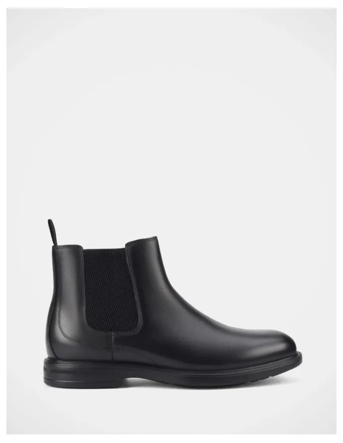 Hush Puppies Upheld Boots in Black