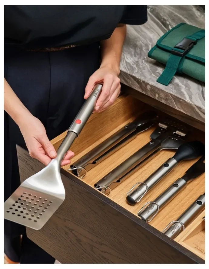 Joseph Joseph GrillOut BBQ Tongs with Retractable Arms