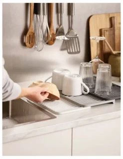 Joseph Joseph Tier Expandable Draining Mat in Grey