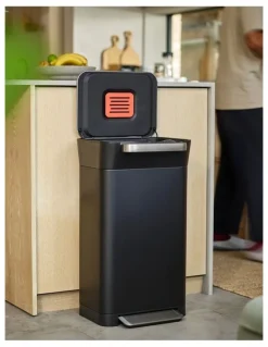 Joseph Joseph Titan 30 Trash Compactor 30L in Carbon Black