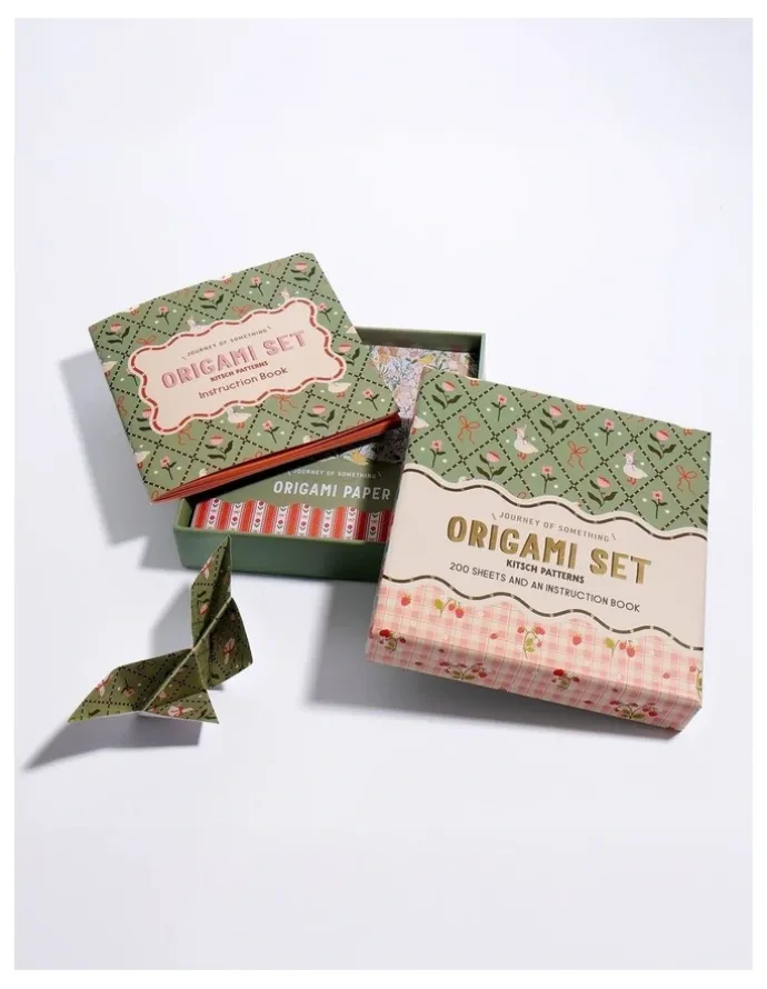 Journey of Something Kitsch Patterns, 200 Sheets With Metallic Accents Origami Set