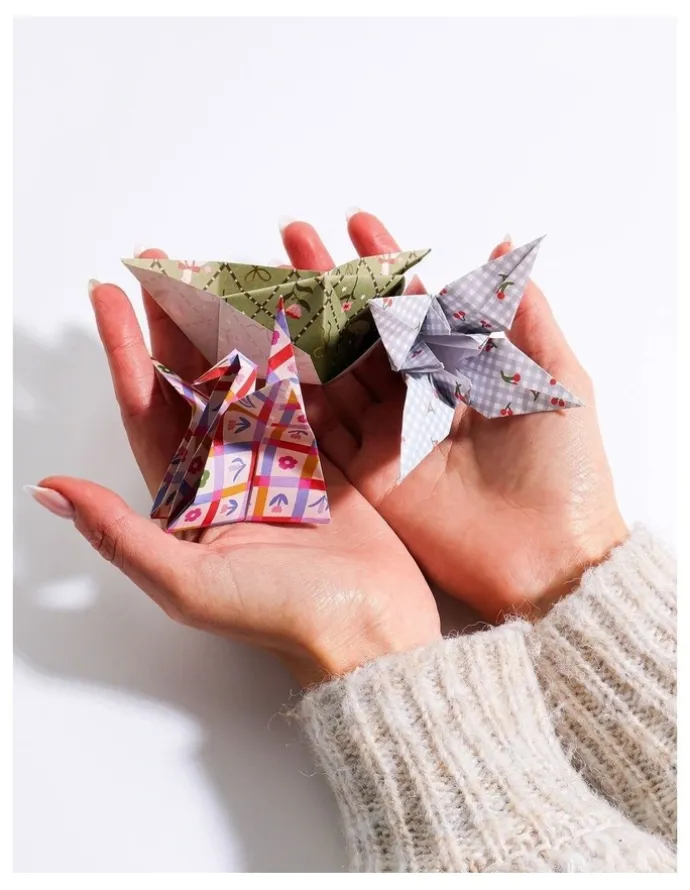 Journey of Something Kitsch Patterns, 200 Sheets With Metallic Accents Origami Set
