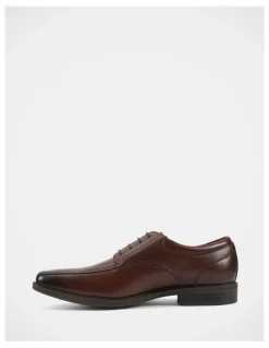 Julius Marlow Decree Dress Shoe in Brown
