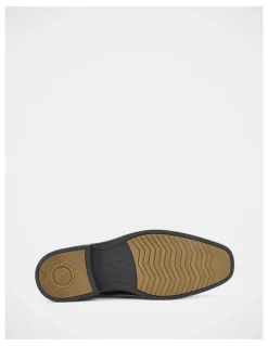 Julius Marlow Divert Shoes in Black