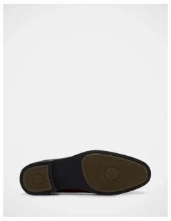 Julius Marlow Expand Dress Shoe in Tan