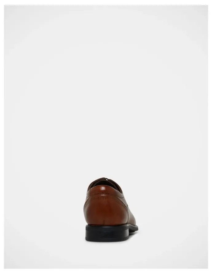 Julius Marlow Expand Dress Shoe in Tan