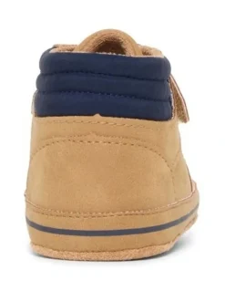Kicks Kinsley Sneaker Boot Prewalker In Natural