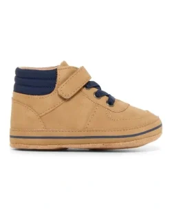 Kicks Kinsley Sneaker Boot Prewalker In Natural
