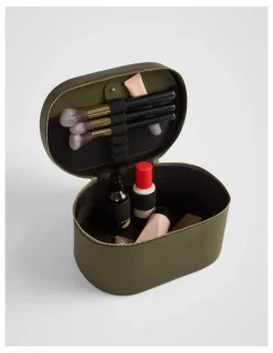 kikki.K Traveller Cosmetics Case in Olive