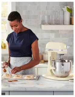 KitchenAid Bowl Lift Stand Mixer in Almond Cream 5KSM70SHXAAC